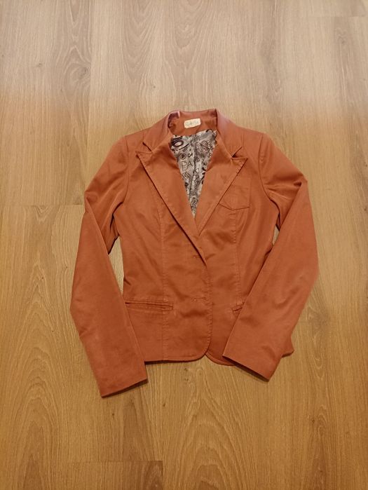 Віддам безкоштовно кардигани, футболки, блузи