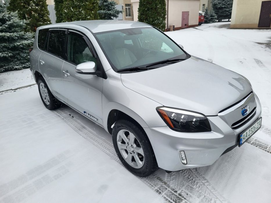 Toyota RAV 4 EV  Electric 41 .8 кВт