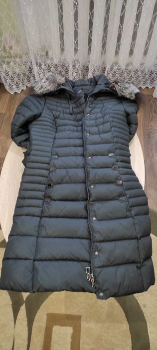 Пуховик женский зимний.