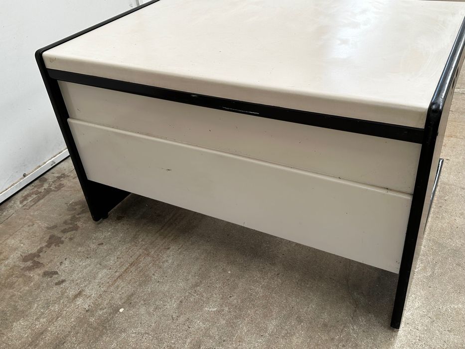 Secretaria metálica