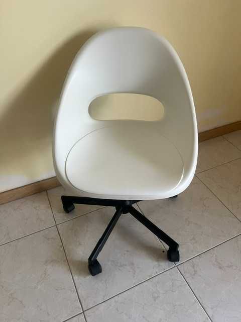 Cadeira secretária rotativa