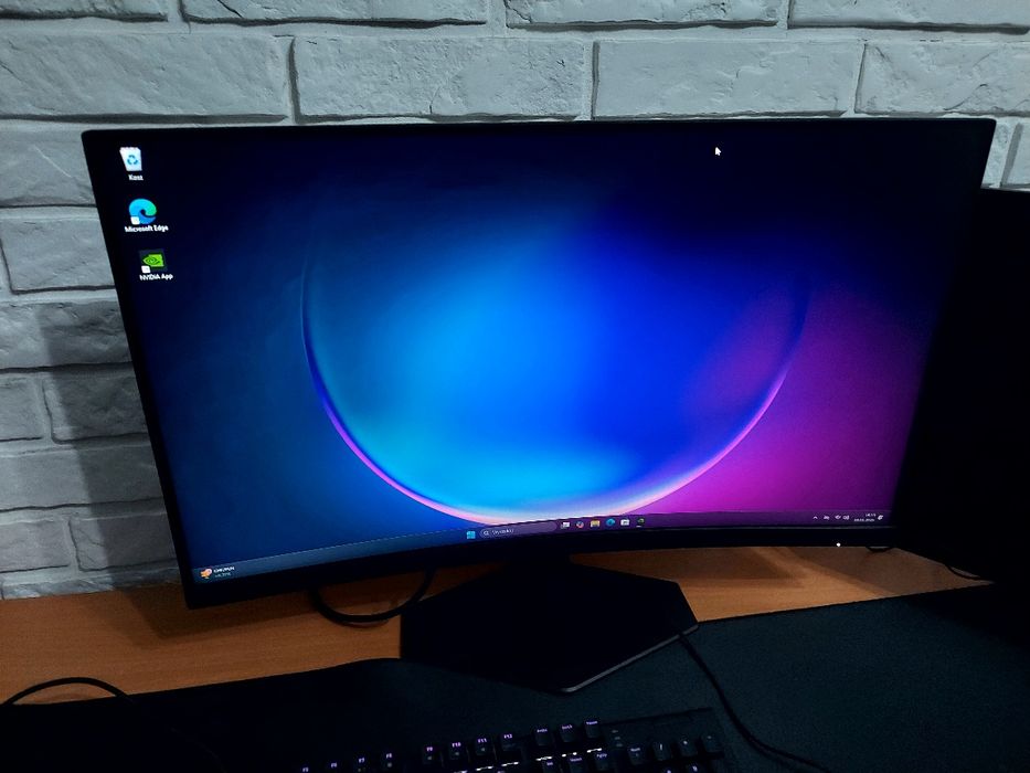 Bardzo mocny komputer + Monitor 280hz 27 cali