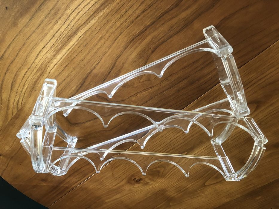 Pequena Estante Garrafeira em acrilico