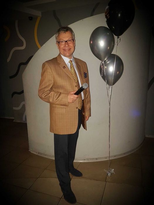 Ведучий, DJ, сучасні програми і живий спів на Ваші свята