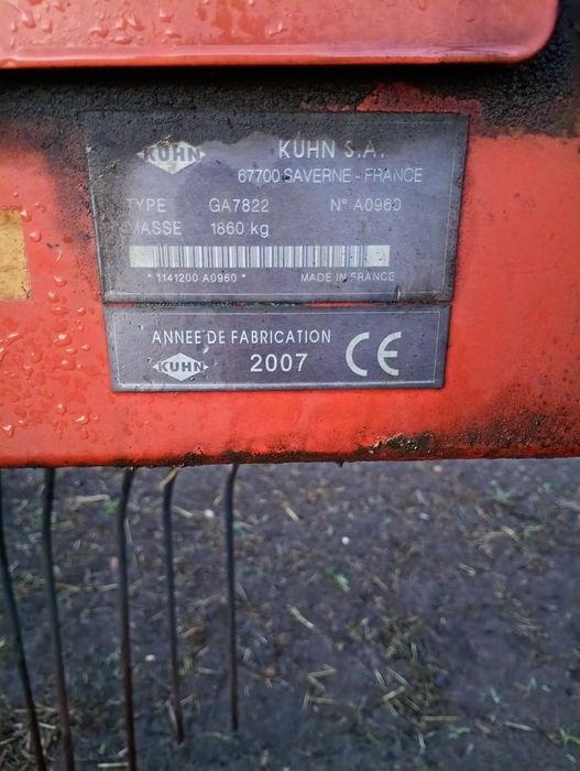 Zgrabiarka dwu karuzelowa kuhn 7822