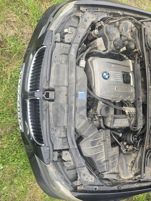 Bmw e90 pas przedni