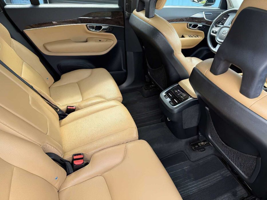 Volvo XC90      2015