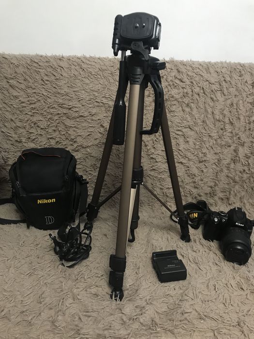 Фотоапарат Nikon D5000