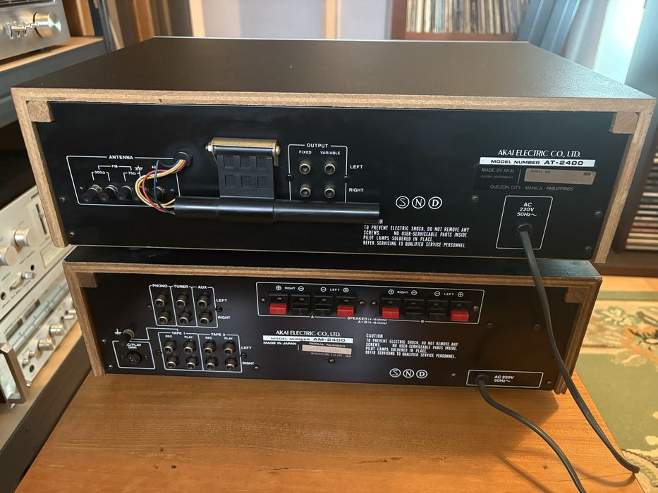 Conjunto Akai Amplificador e Tuner AM-2400 e AT-2400