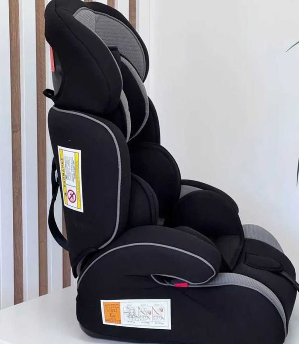 Автокрісло 9-36 кг з 1 до 12 років універсальне з бустером