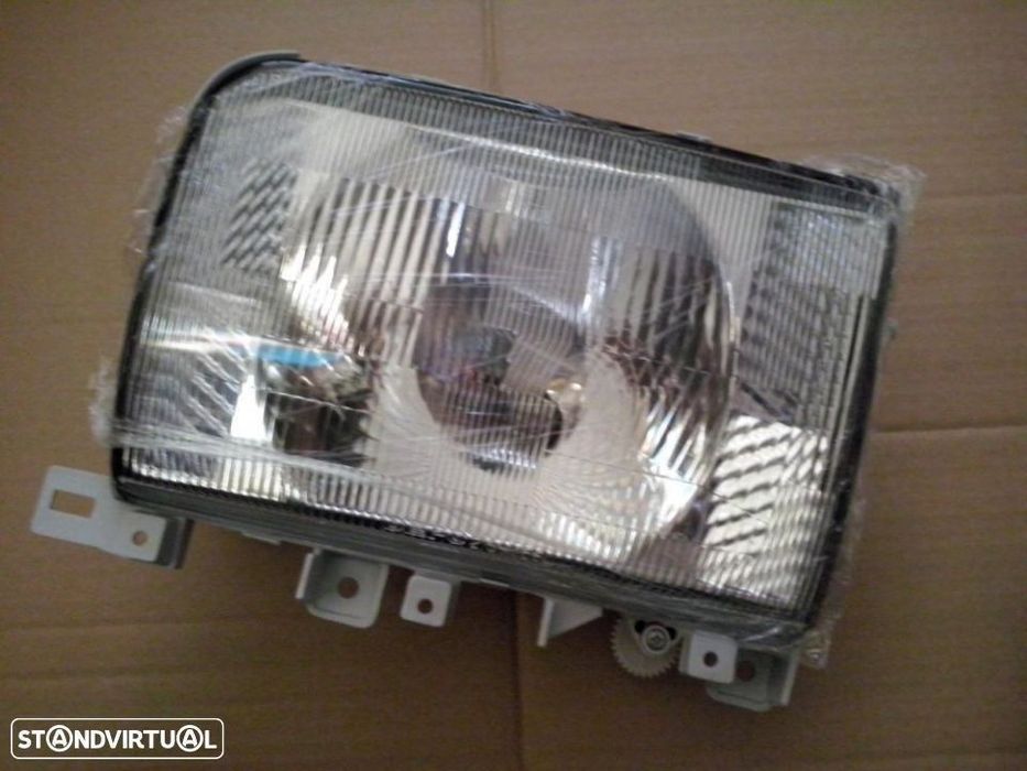 Ótica / Faróis da frente Nissan Cabstar E90 E110 E120 NOVOS