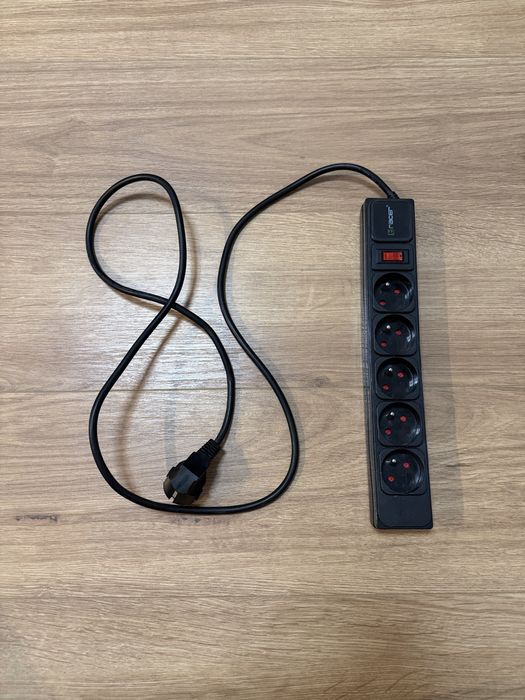 Listwa antyprzepięciowia 5 gniazd 1,5m