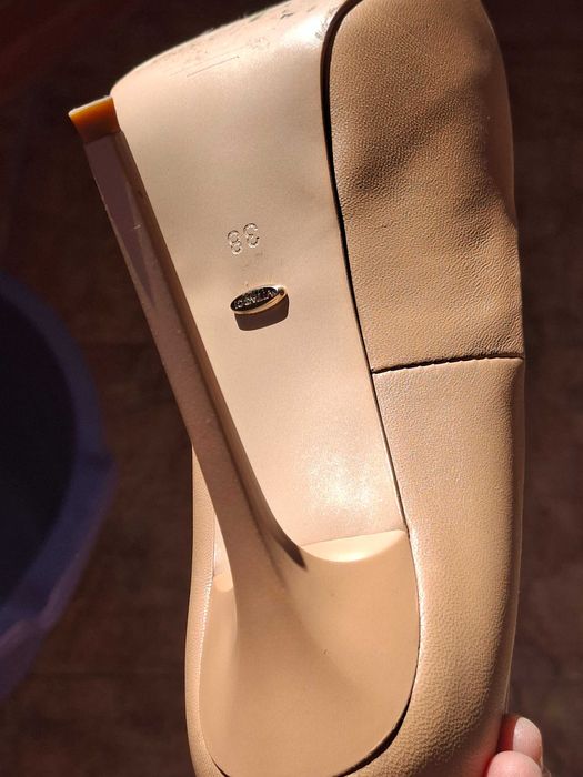 Туфлі модельні шкіряні в хорошому стані