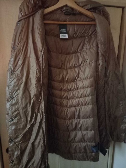Damski płaszcz z wysokim kołnierzem na stójce M/40/42