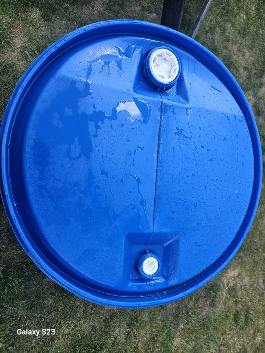 Beczka plastikowa  200 litrów z korkami