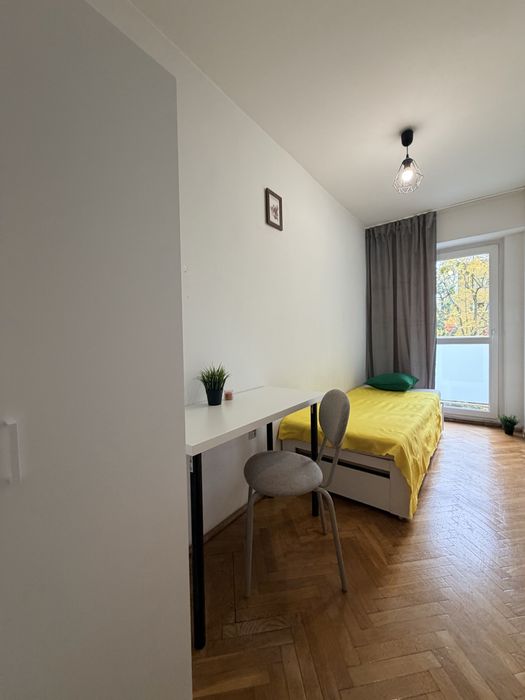 Pokój na Bielanach z balkonem