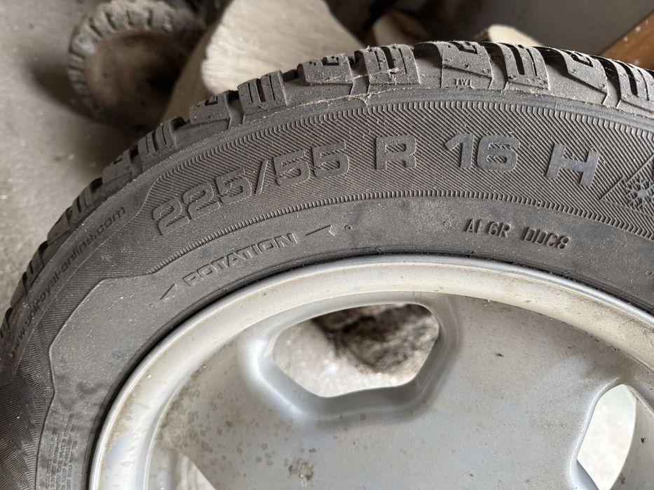 4 jantes Mercedes com pneus