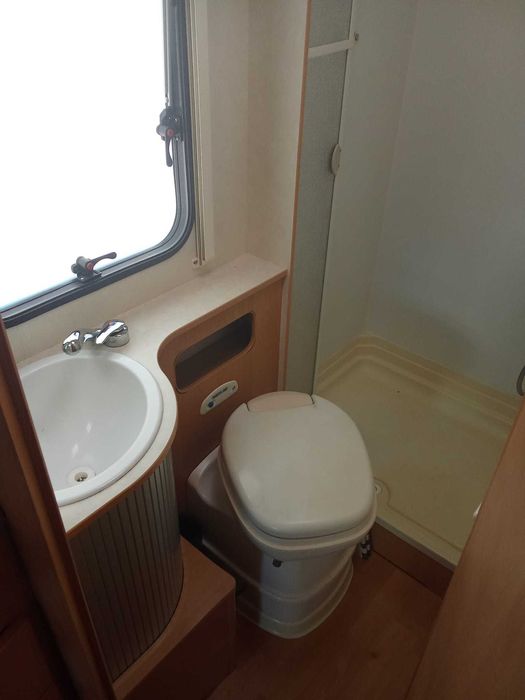 Autocaravana Adria Perfilada 2007 - Fiat Ducato 2.3 130cv 102 000 km OFF-GRID READY