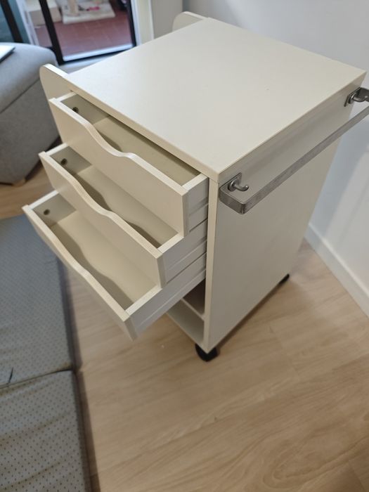 Móvel de gavetas ikea