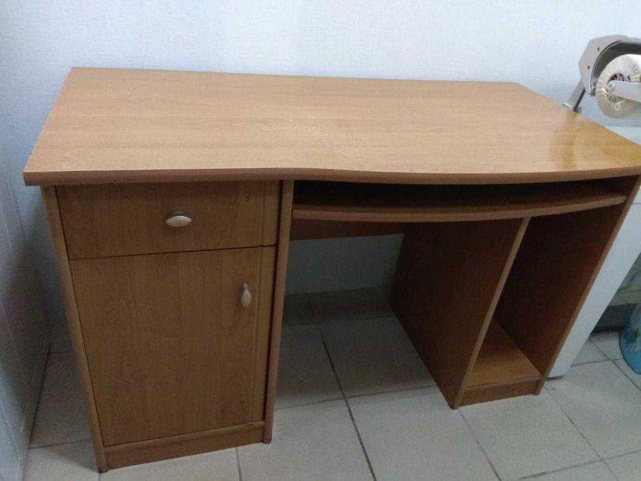 Стол письменный для дома или офиса 120*55 см. БУ