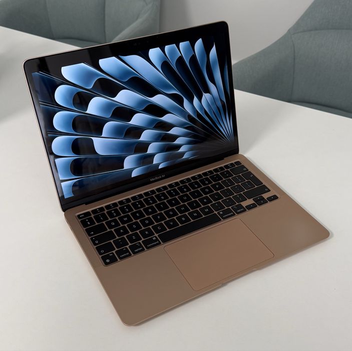 MacBook Air M1 2020 | 8 GB RAM | 256 GB SSD | bardzo dobry stan | 89% baterii
