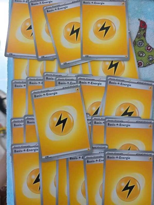 Lote de cartas pokémon Basic Lightning energy em alemão