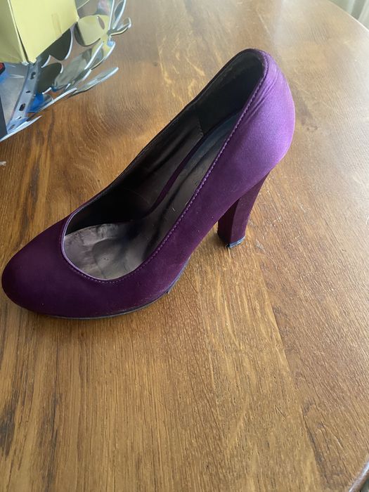 Sapatos de cetim roxos n.38