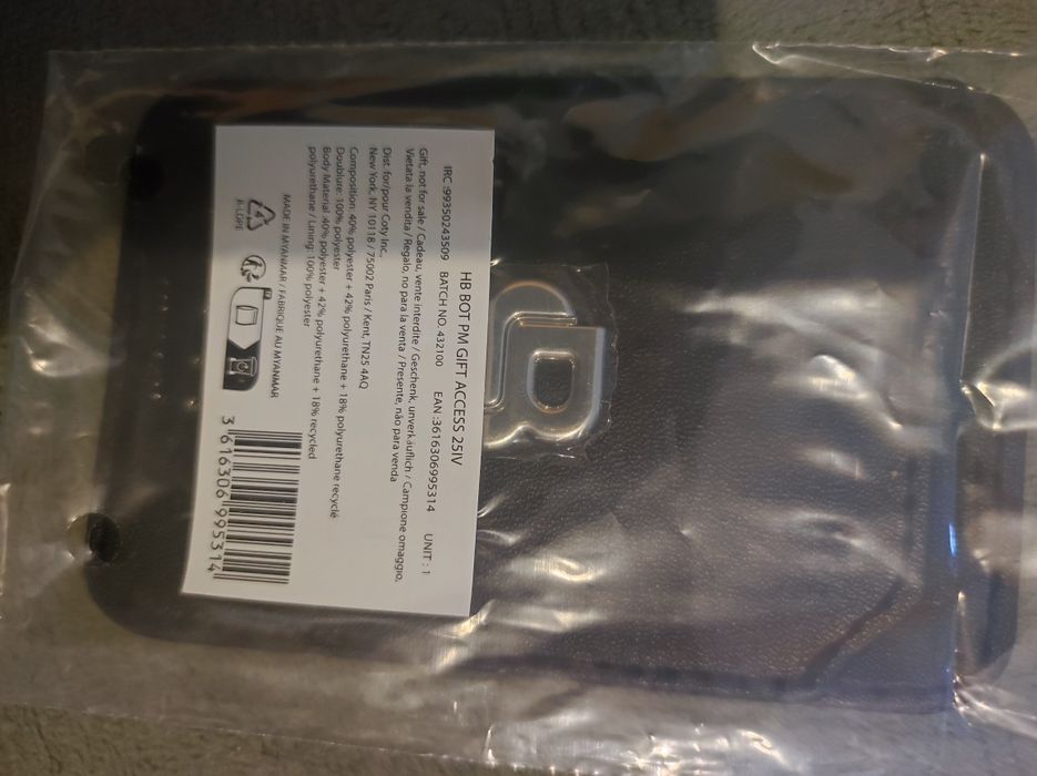 Nowe etui na karty podrozne hugo boss