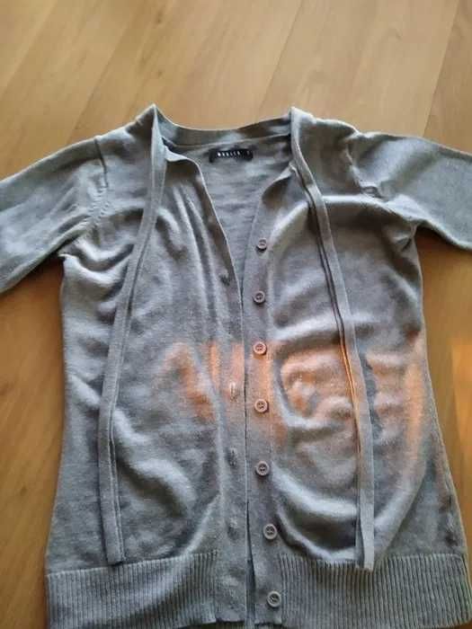 Sweter Mohito rozm. S
10 zł