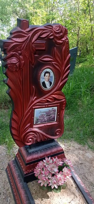 Пам'ятники (квітники , надгробки, цветники)  з бетону