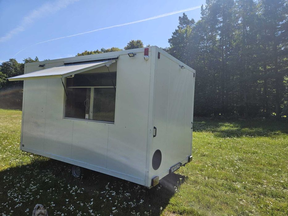 Przyczepa Gastronomiczna 4x2x2,3 - gotowa do pracy