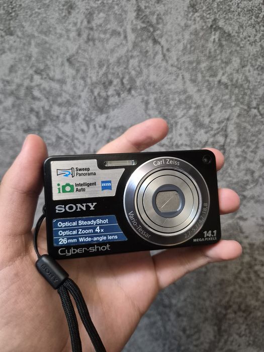 Цыфровой фотоаппарат мыльница Sony Cyber shot