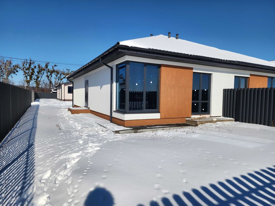 Забудовник. Продам будинок, дуплекс. Телефонуйте.