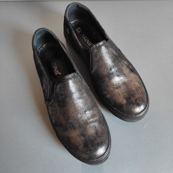 Buty Carinii – skóra naturalna – rozmiar 40 – slip-on