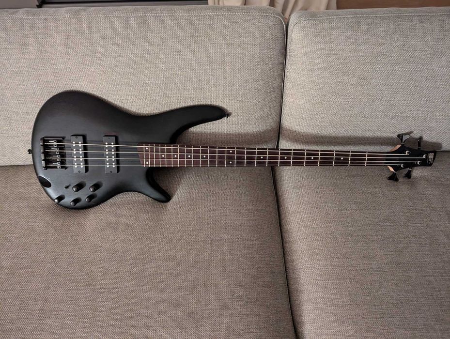 Gitara basowa Ibanez SR300EB