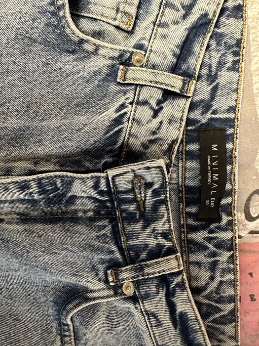 Джиниси голубого кольору