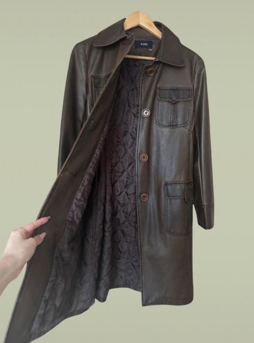 Brązowy trencz ze skóry ekologicznej w stylu vintage