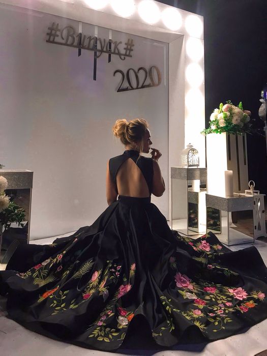 Сукня на випускний