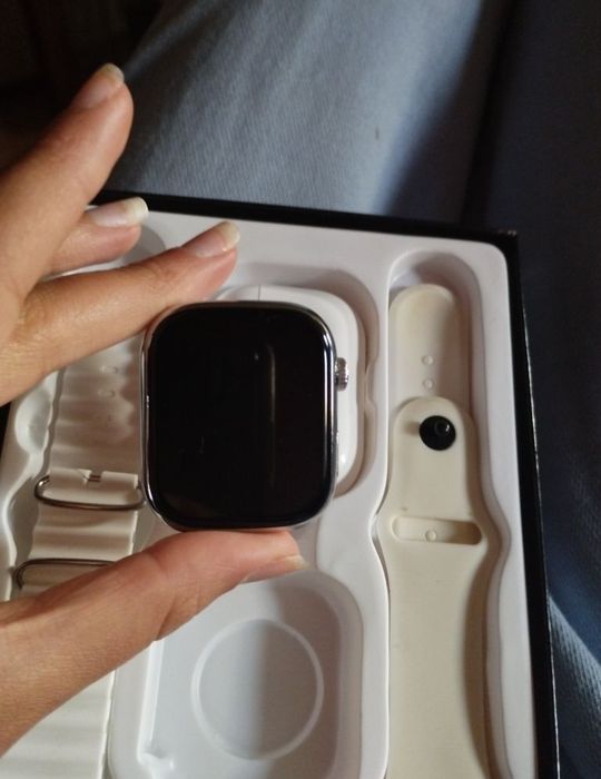 Smartwatch com fones e dois braceletes ainda com garantia