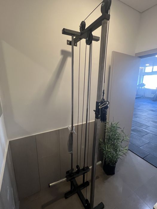 Polia Alta/Baixa Regulável – Máquina de Cabos para Musculação