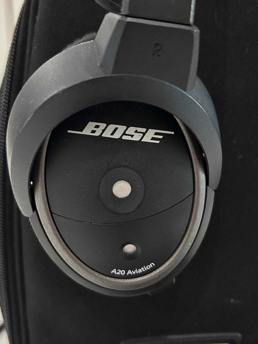 Headsets Bose A20, usados, em perfeitas condições de funcionamento
