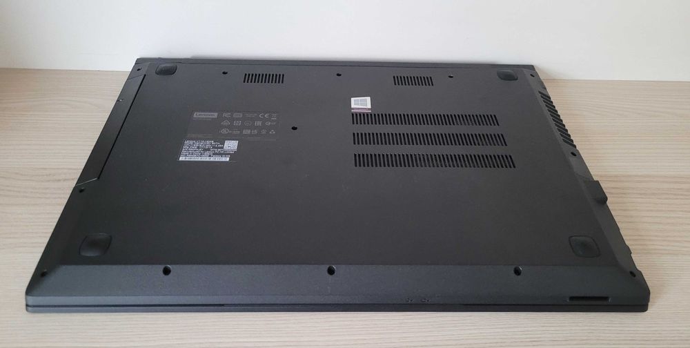 Laptop Lenovo V110 - Intel i5 7gen/8GB RAM DDR4/256GB SSD/15,6" FullHD