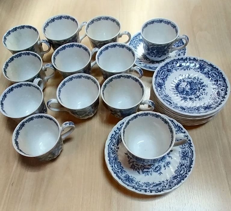 12 chávenas de chá inglesas Ridgway Ironstone