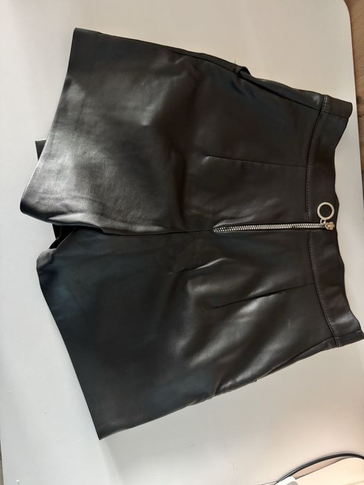 Кожаные шорты черные