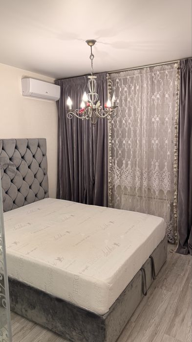 Оренда 1-к квартири 56 кв м, вул. А. Ахматової, 22