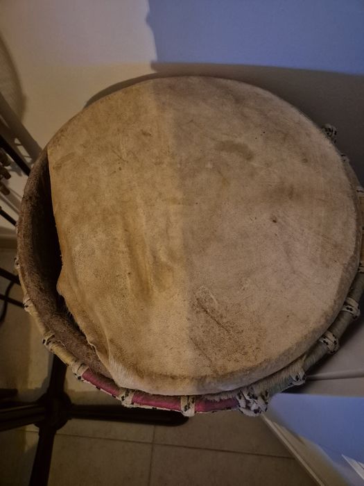 Djembe Tradicional de Angola – Madeira e Pele Natural