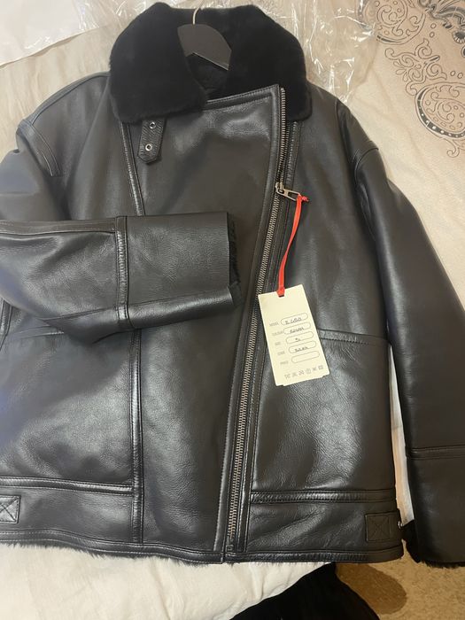 Дуже крута жіноча дублянка пілот