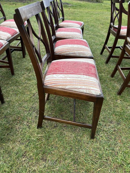 Komplet krzeseł stołowych w stylu Sheraton