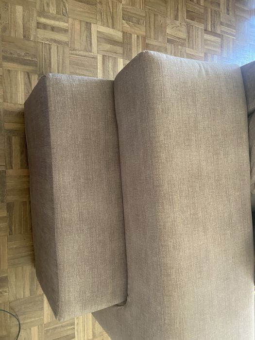 Sofá com chaise longue