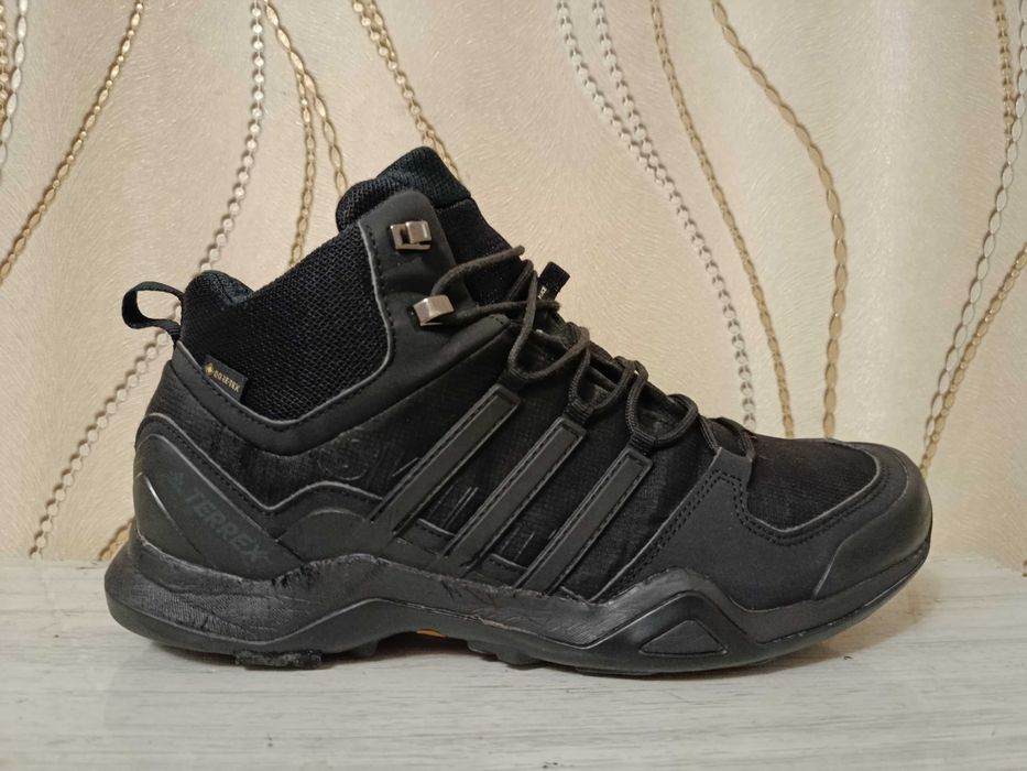 Водостойкие термо кроссовки хайтопы Adidas Terrex Swift R2  Gore-Tex